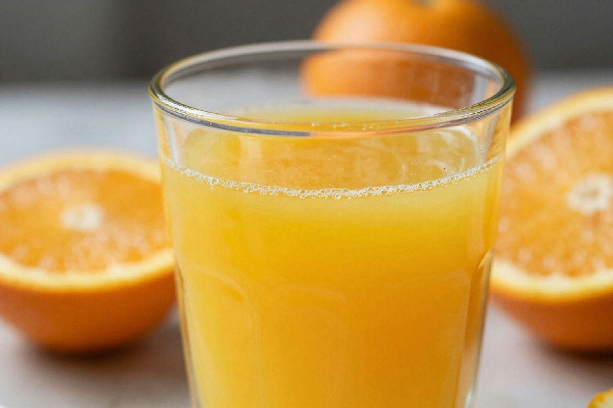 Spremuta d'arancia: il mistero della vitamina C che svanisce nel tempo se non la bevi immediatamente